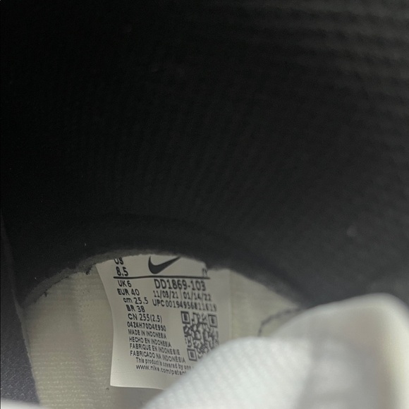 NIB- Nike High Dunks Pandas Men/Women Black and White - Picture 7 of 13